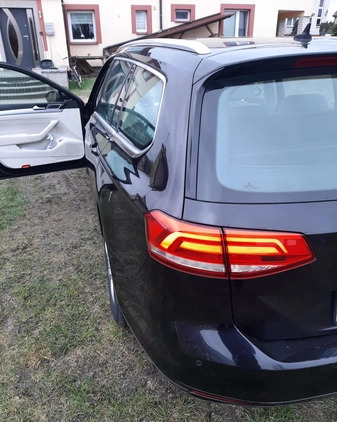 Volkswagen Passat cena 50900 przebieg: 204600, rok produkcji 2015 z Zelów małe 79